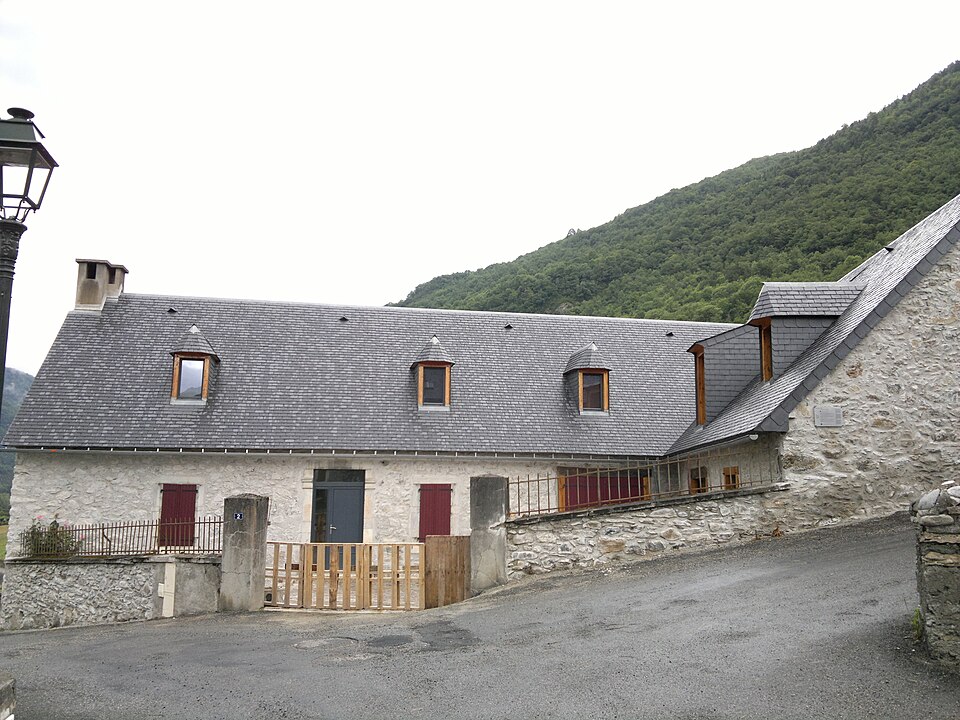 W1979 — Grezian MaisonRouys XIX° 3222