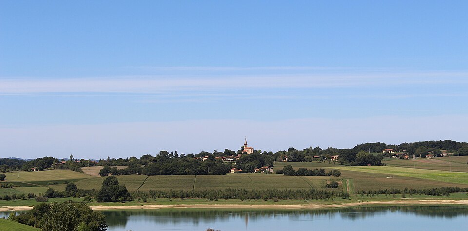 Larroque (Hautes — Pyrénées) 1