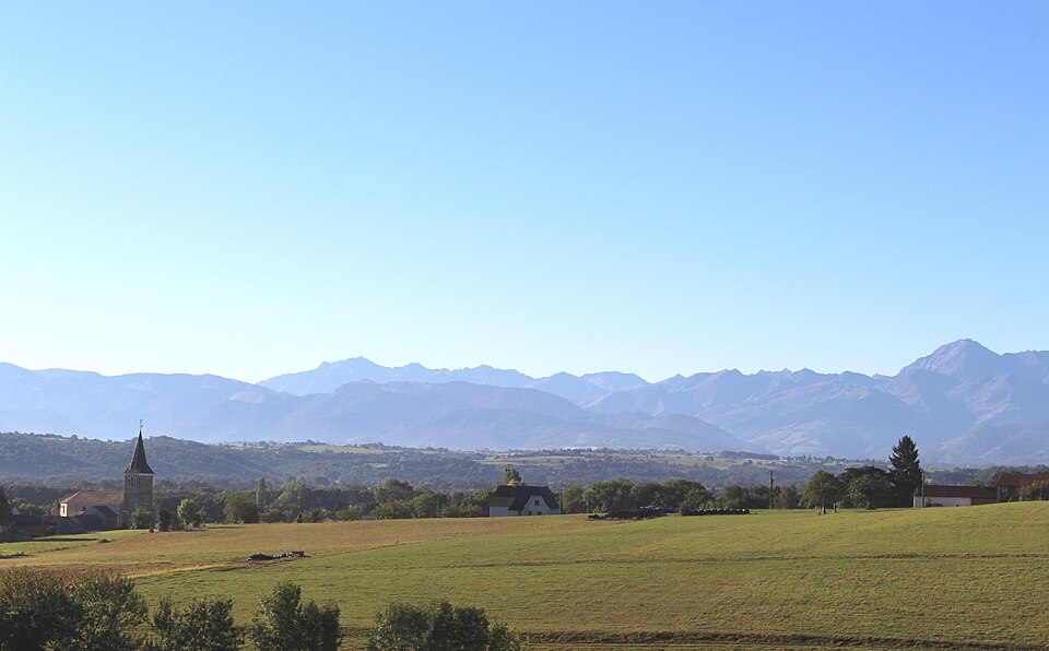 Laslades (Hautes — Pyrénées) 1