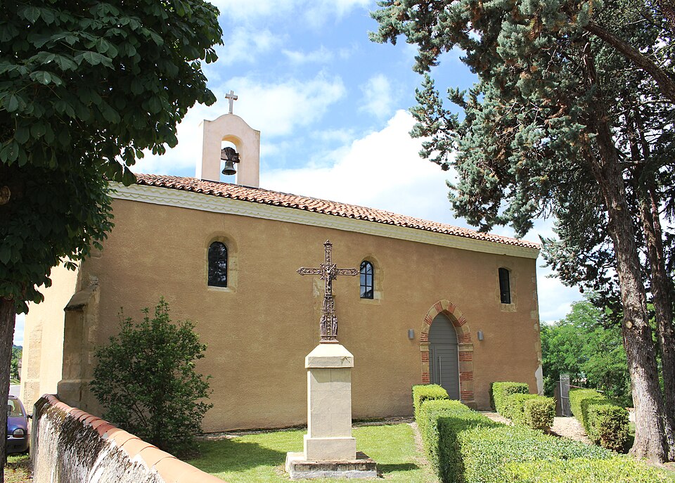 Chapelle des Pénitents de Monléon — Magnoac (Hautes — Pyrénées) 1