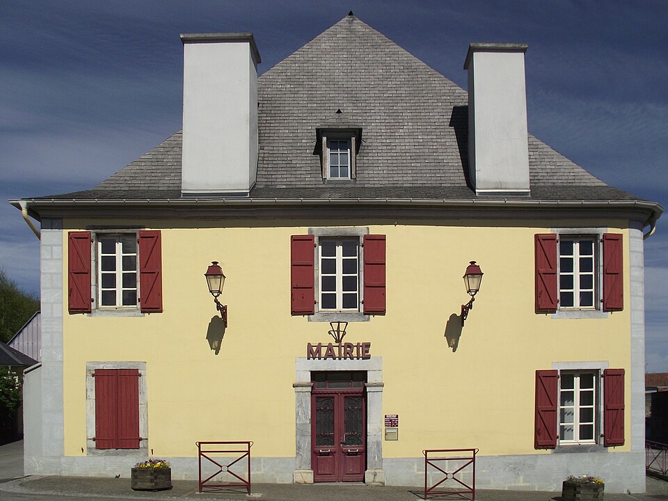 Mairie de Montgaillard (Hautes — Pyrénées, France)
