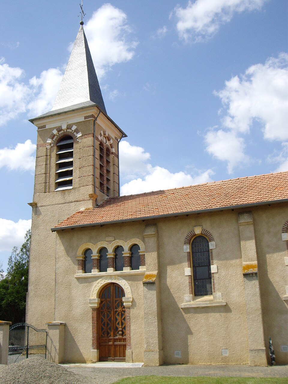 Église Saint — Martin de Peyrun (Hautes — Pyrénées, France)