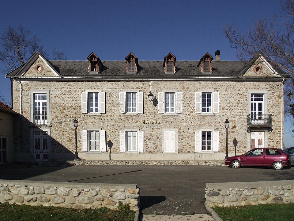 Mairie de Poumarous (Hautes — Pyrénées, France)