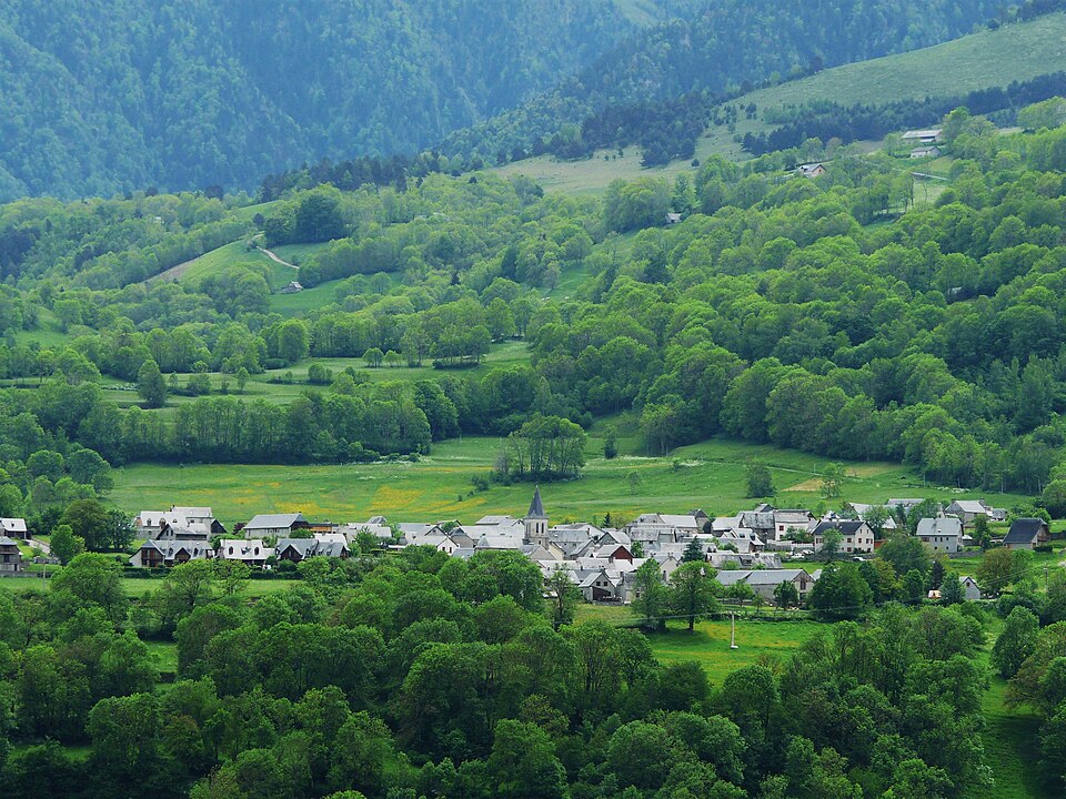 Sailhan village