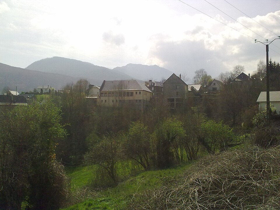 Le village de Salles