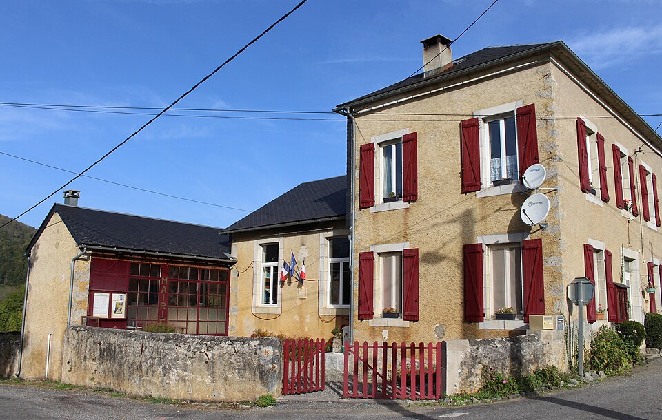 Mairie de Seich (Hautes — Pyrénées) 1