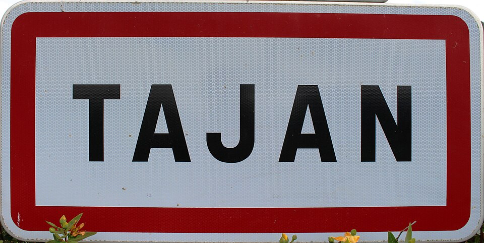 Panneau entrée Tajan (Hautes — Pyrénées) 1