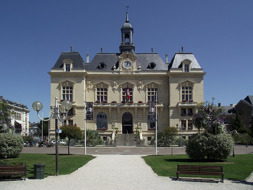 Mairie de Tarbes (Hautes — Pyrénées, France)