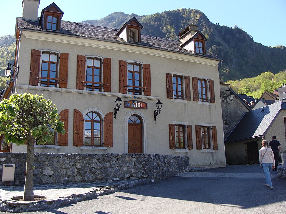 Viella (Hautes — Pyrénées) Mairie
