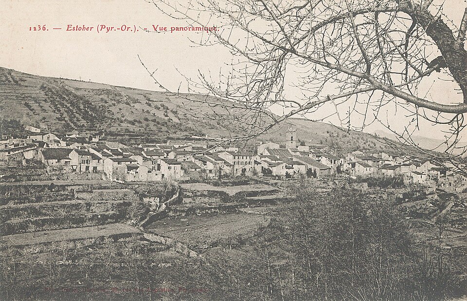 Estoher — Vue panoramique (carte postale 1236)