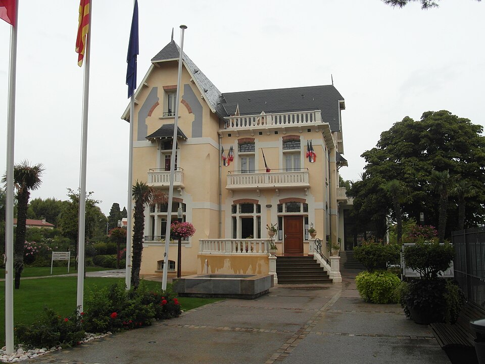 Mairie de Pézilla — la — Rivière (66)
