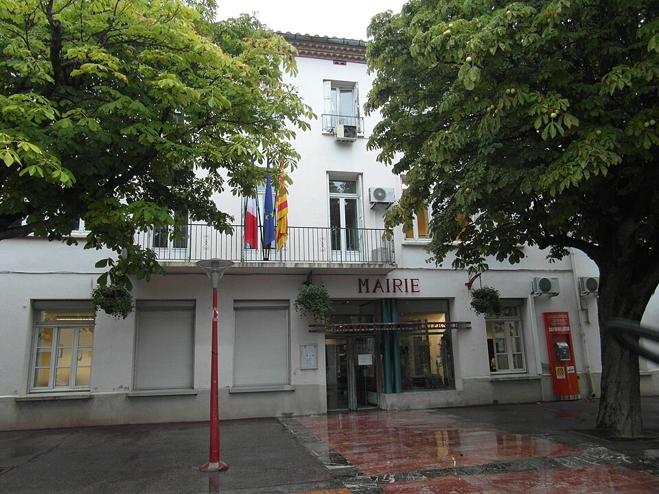 Mairie de Saint — Estève (66)