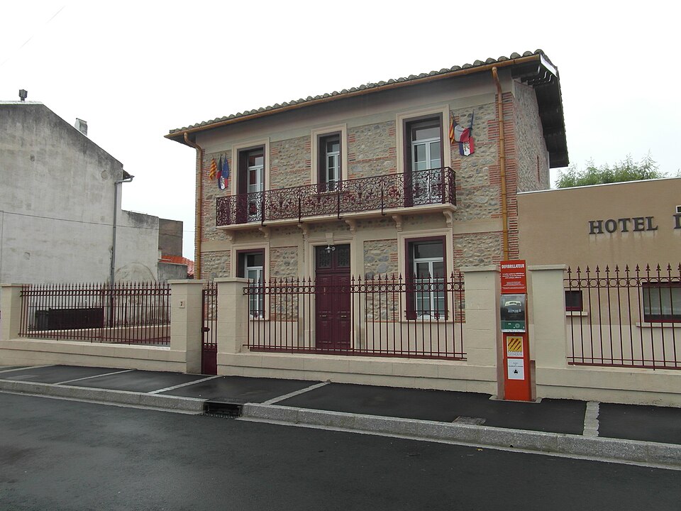 Mairie de Villeneuve — la — Rivière (66)