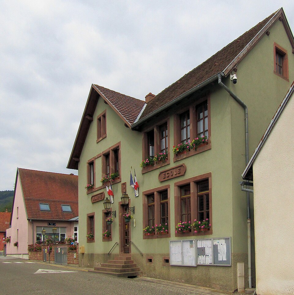 Hengwiller, Mairie — école