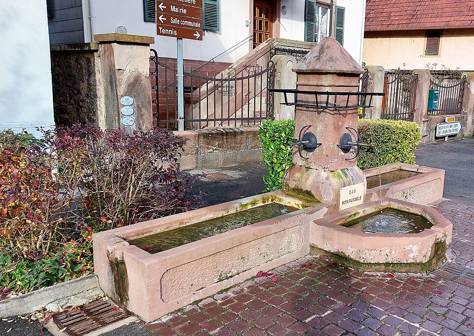 Ottersthal fontaine rue principale1