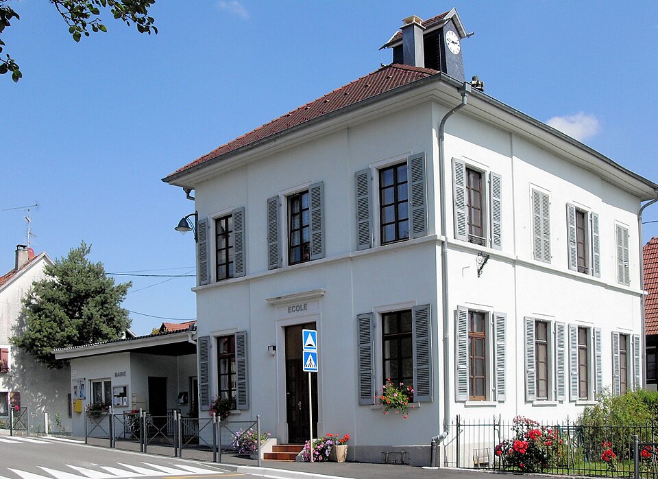 Bettlach, Mairie et école