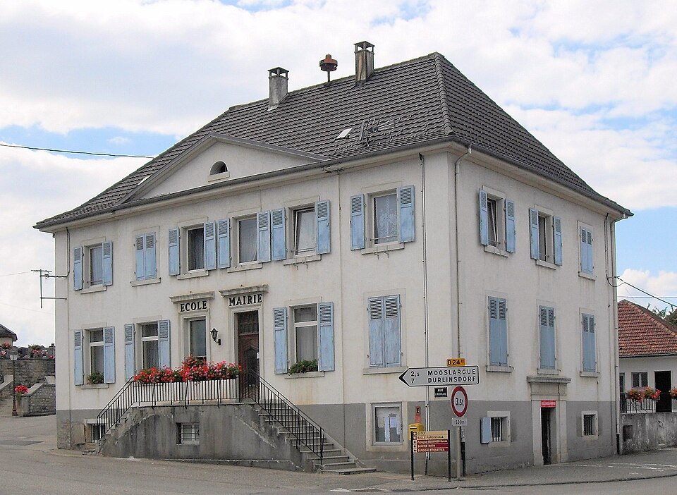 Bisel, Mairie — école