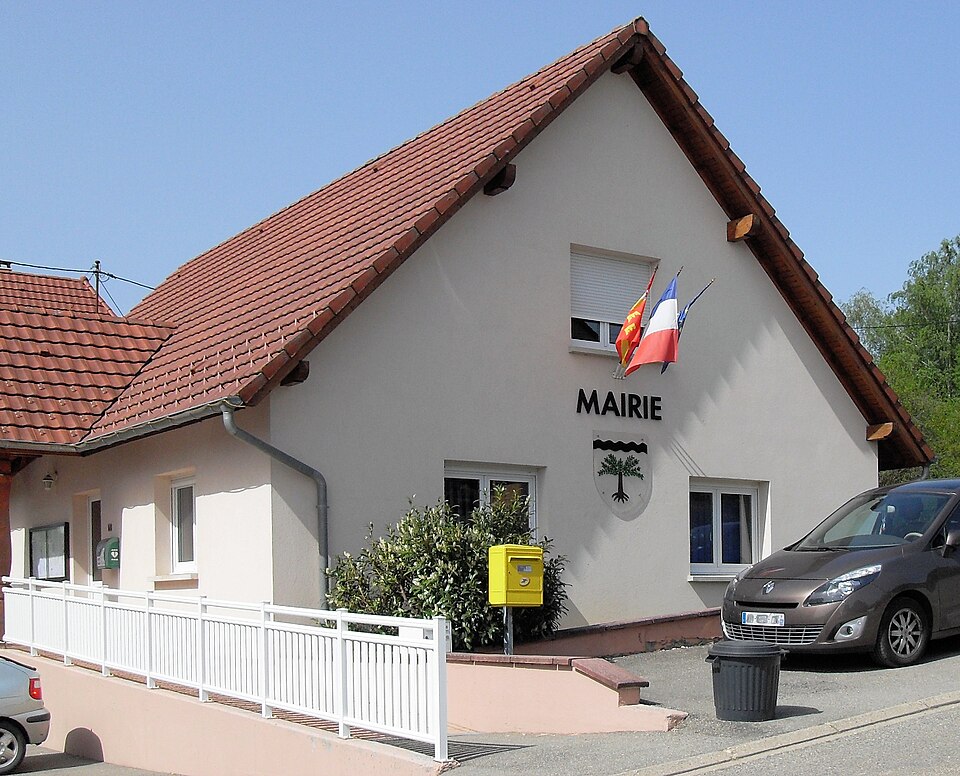 Eteimbes, Mairie