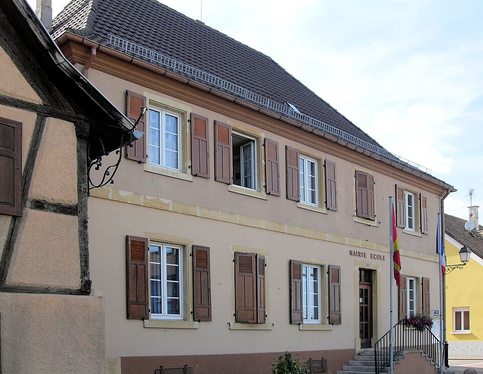 Niederentzen, Mairie — école