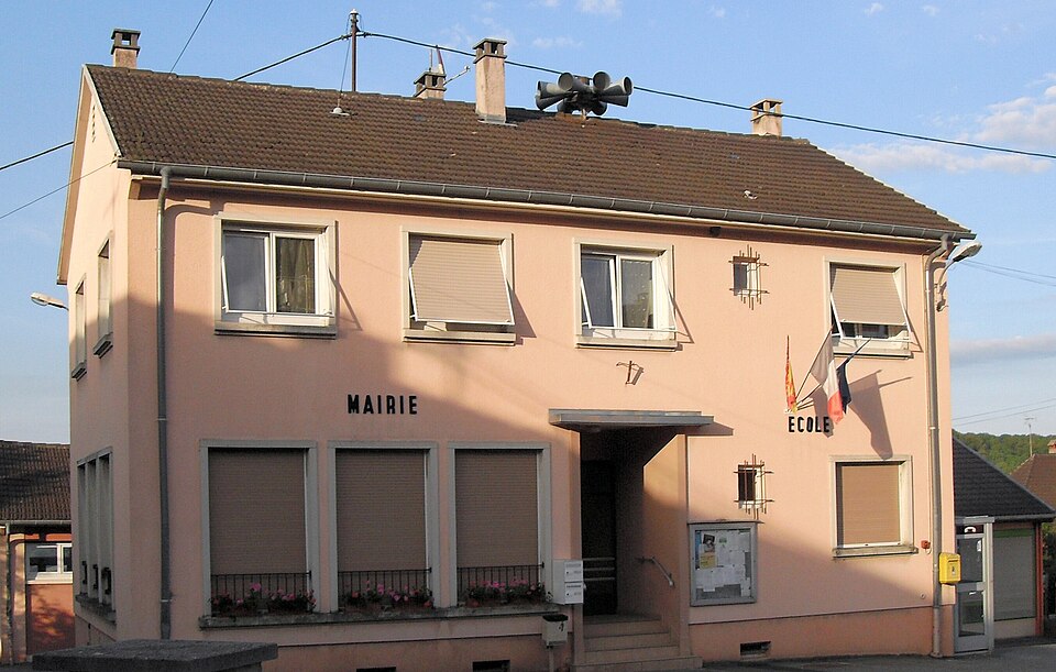 Strueth, Mairie — école