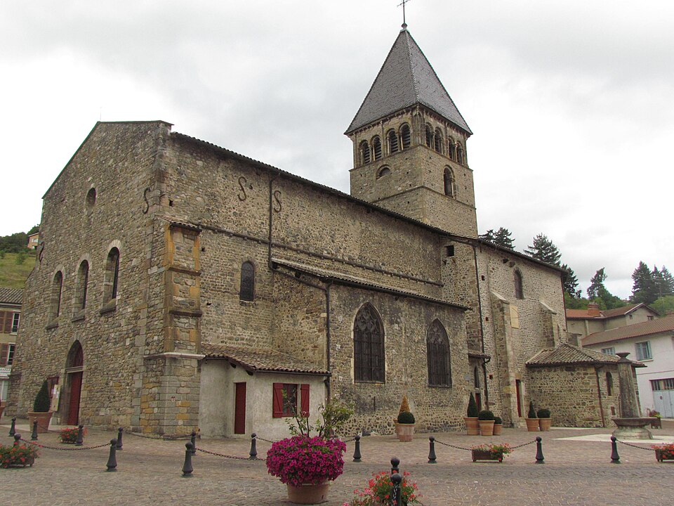 Beaujeu — Église Saint — Nicolas