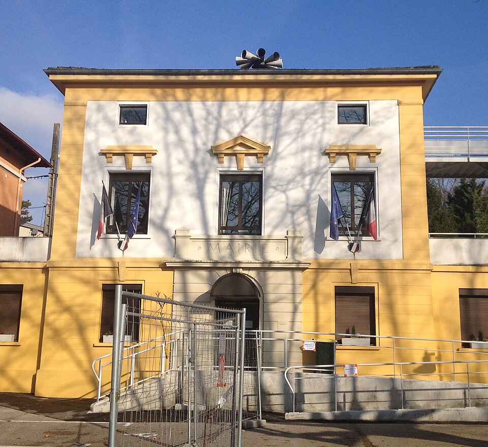 Mairie de Cailloux — sur — Fontaines