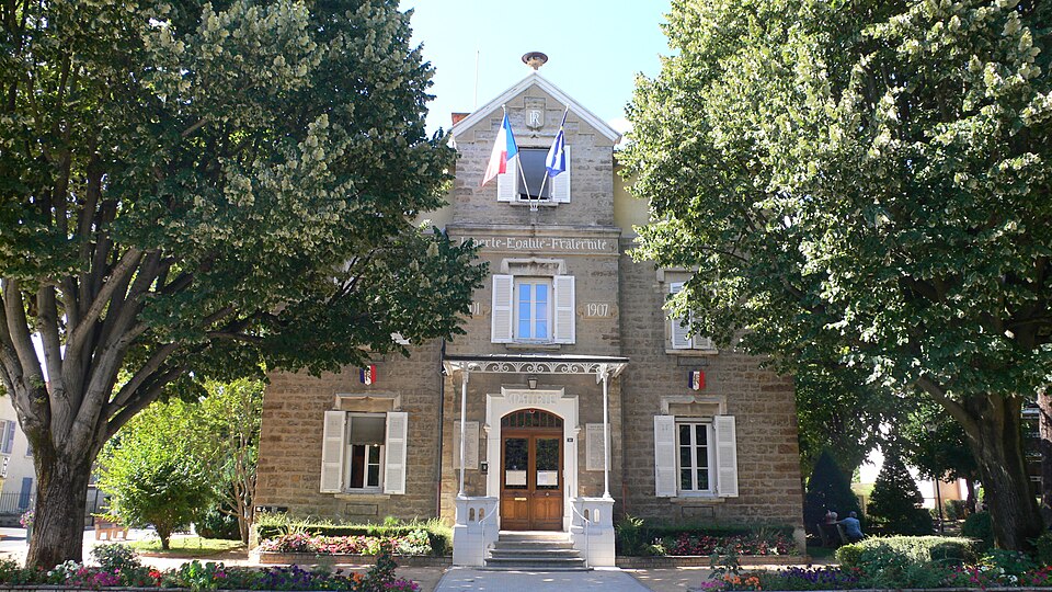 Champagne — Mairie en juillet 2010