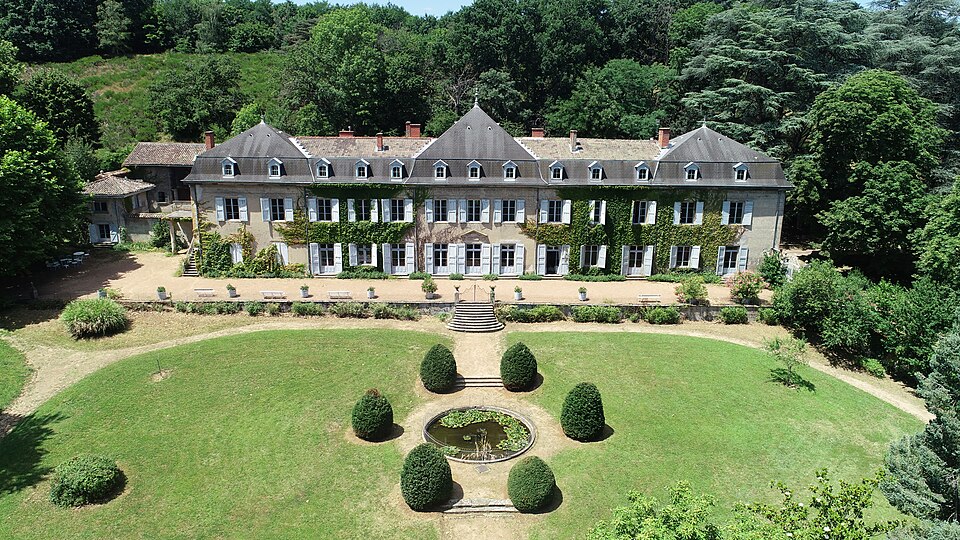 Vue façade batiment principal