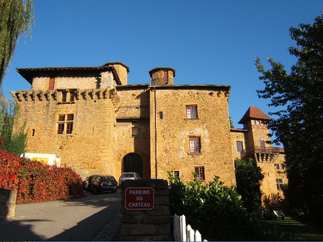 Chessy Les Mines Château