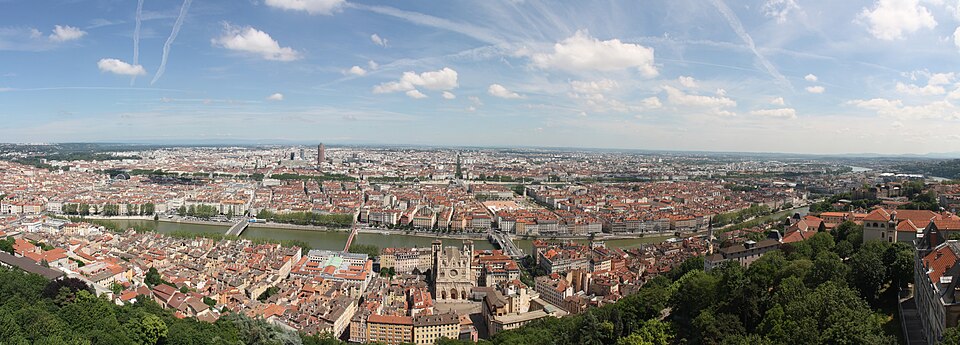 Panorama de Lyon pris depuis le toit de la Basilique de Fourvière