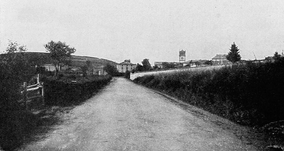Propières — Entrée du Village