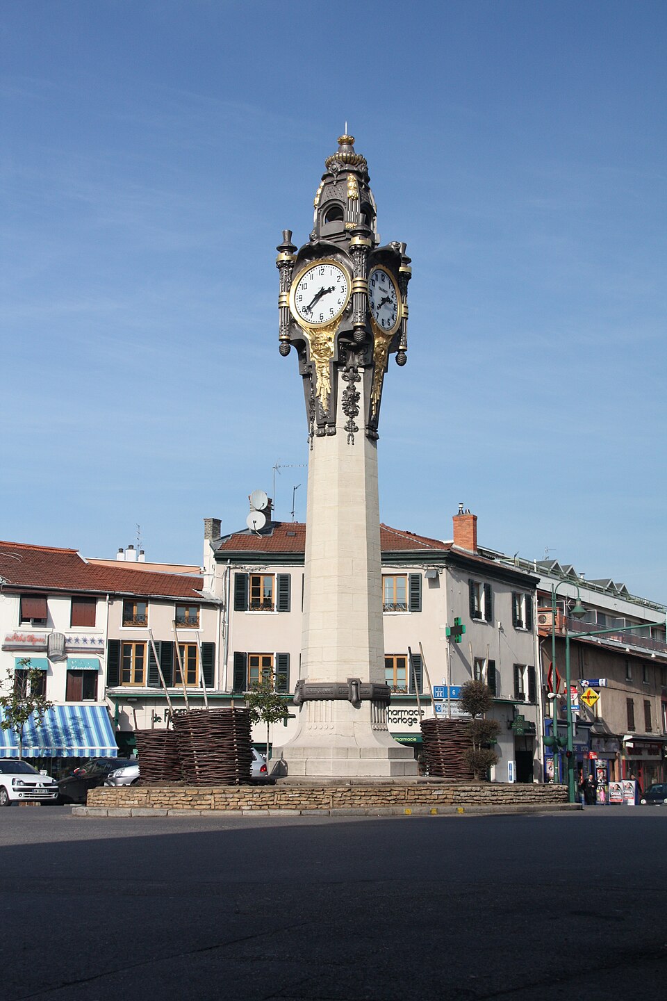 Place Pierre Vauboin Horloge Tassin — la — Demie — Lune