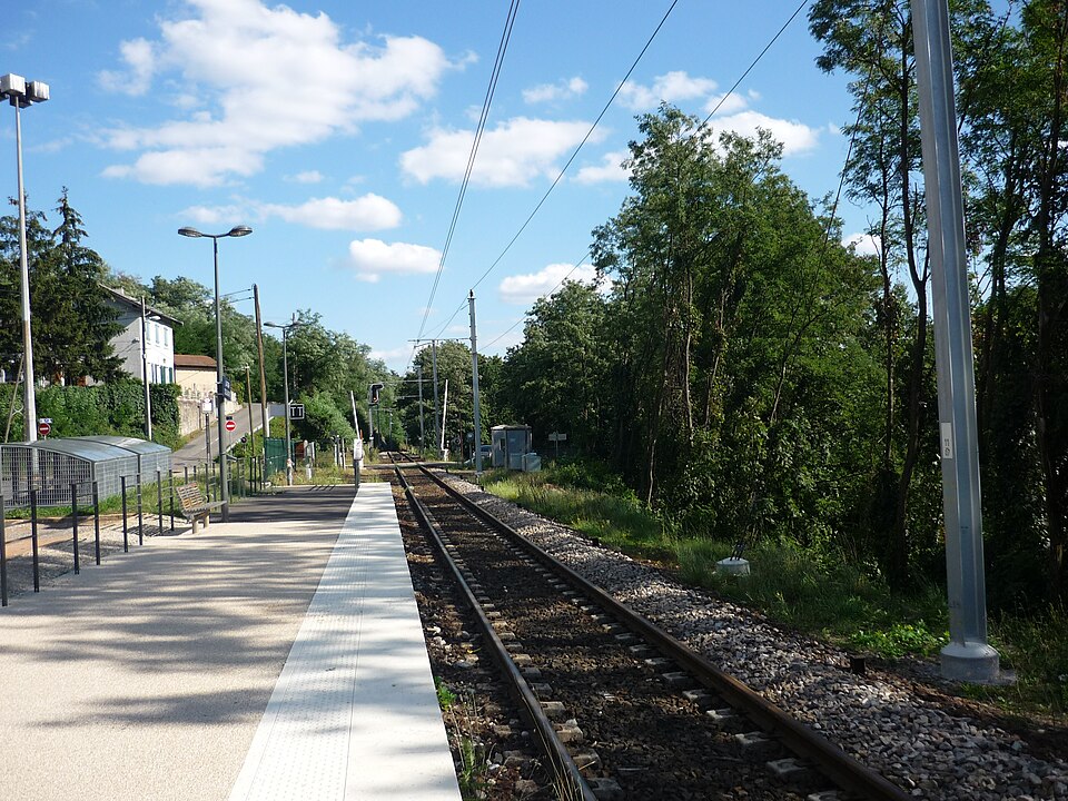 Gare de La Tour — de — Salvagny direction Lyon