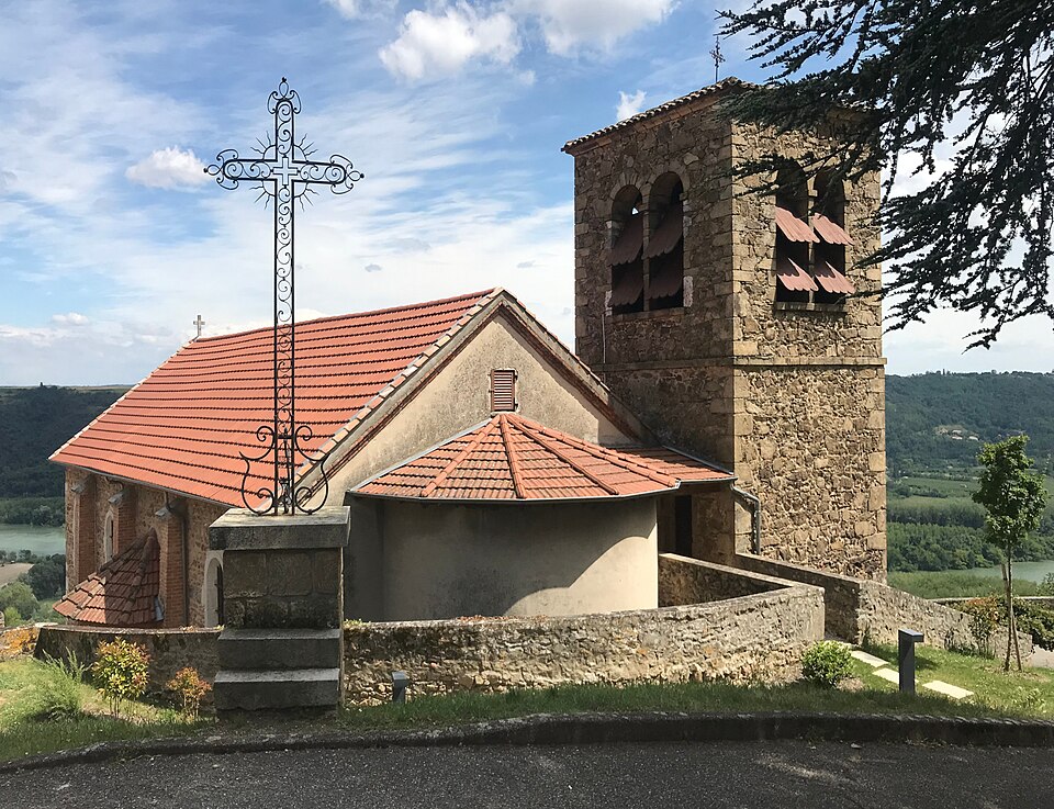 Église de la Nativité — de — Notre — Dame de Semons en juin 2020