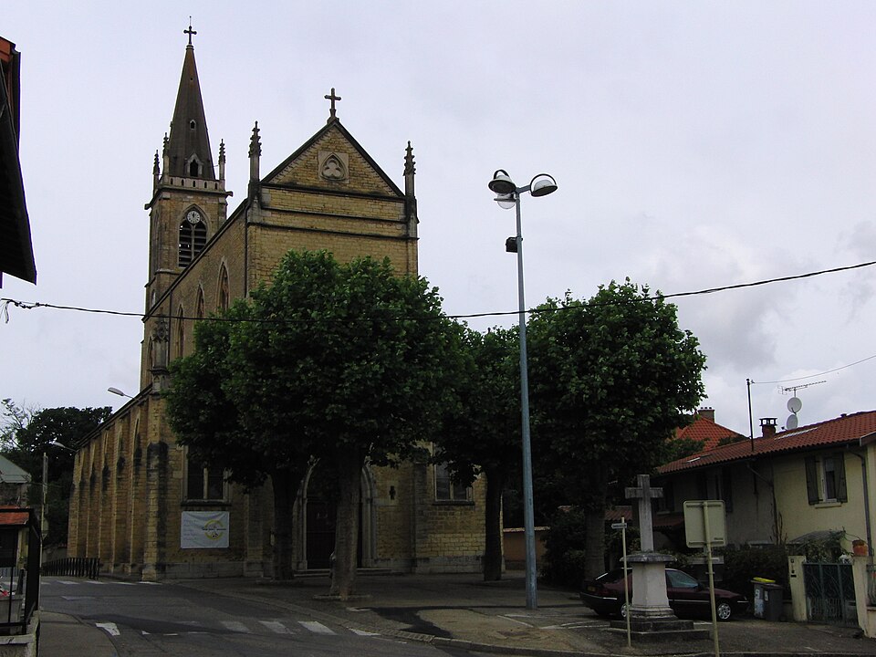 Saint — Laurent de Mure église
