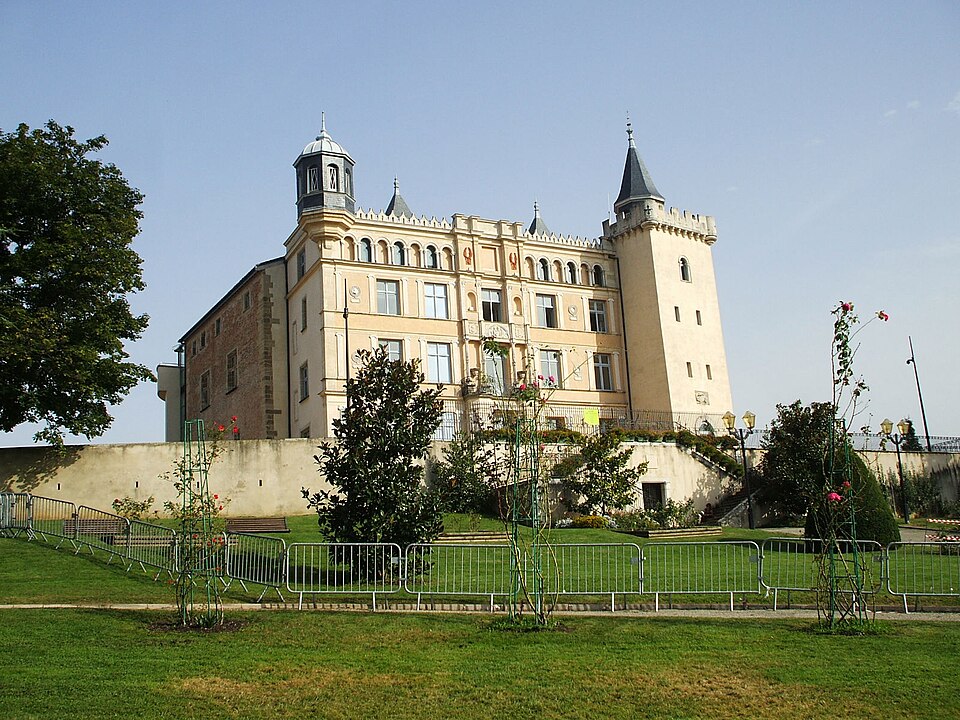 Château de Saint — Priest Face Ouest 2