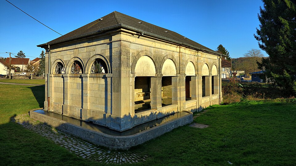 Authoison, le lavoir — abreuvoir