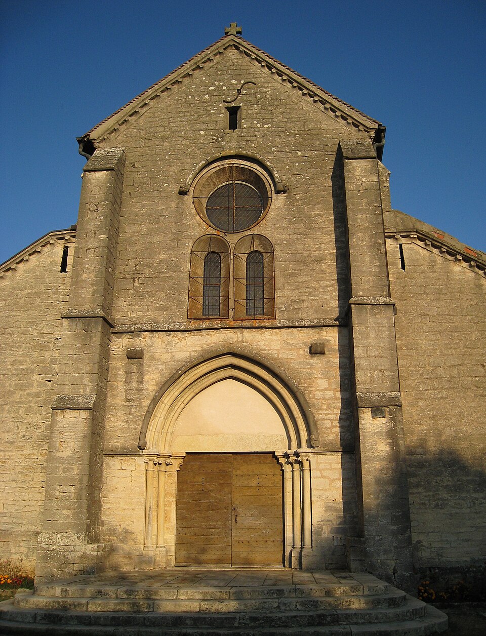 Autrey — les — Gray, façade de l'église