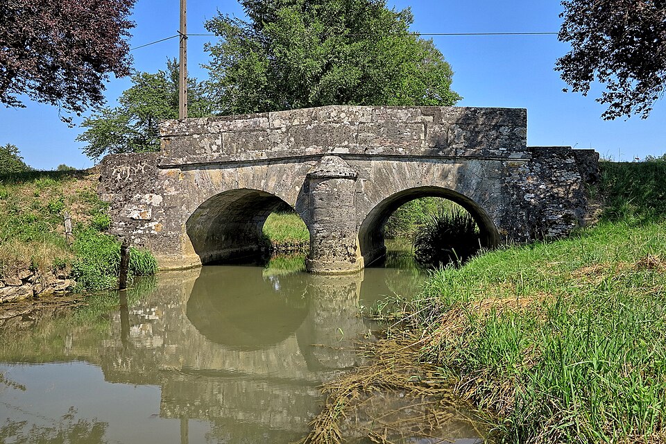 Les Bâties, le pont sur la Jouanne