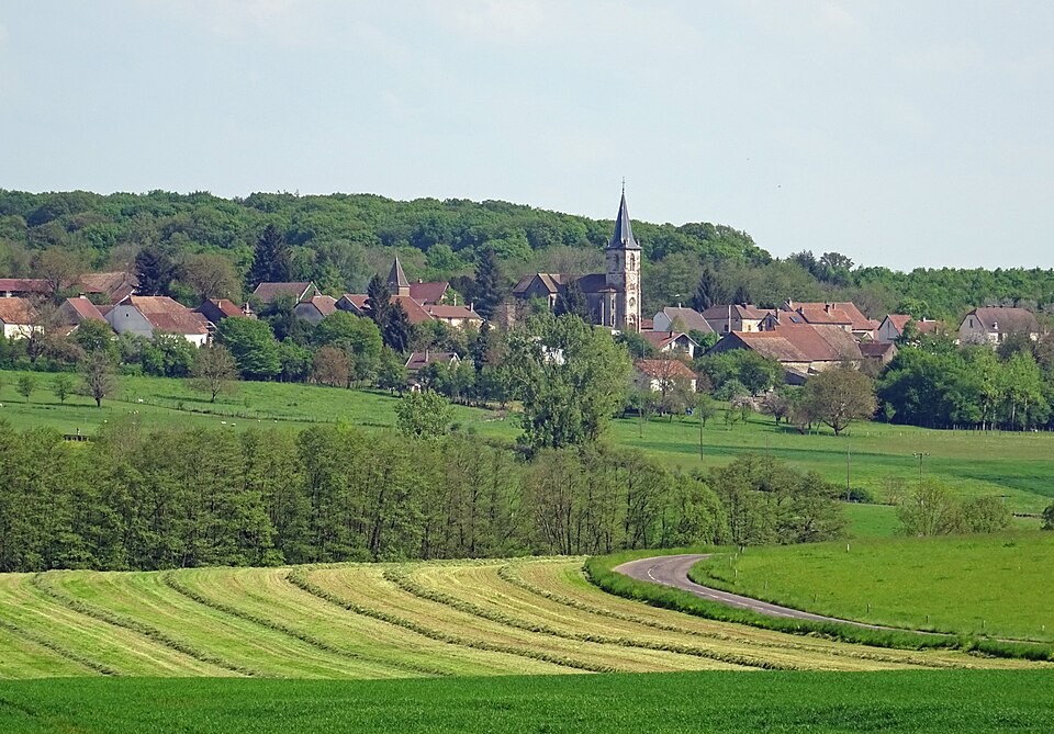 05 — Châtenois (Haute — Saône) — 01