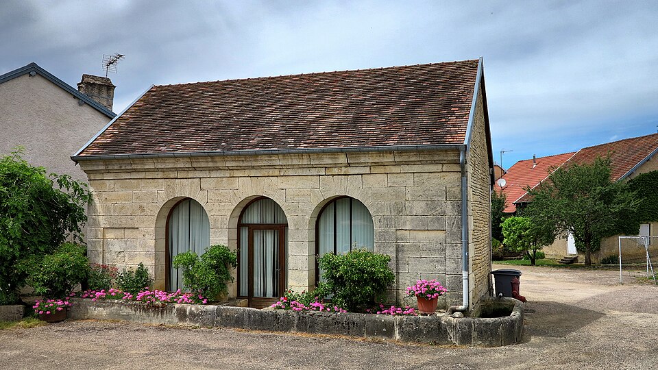 Cordonnet, lavoir — abreuvoir reconverti