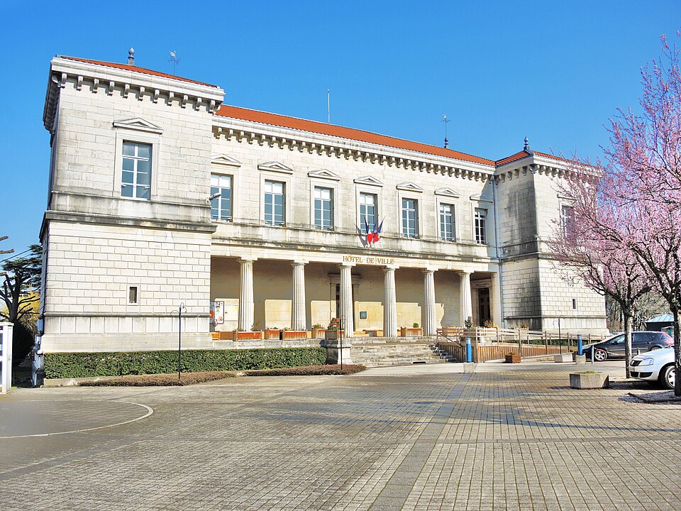 Gy. La mairie. 2016 — 03 — 18