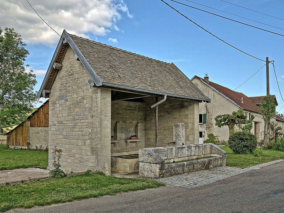 Hyet, le lavoir — abreuvoir