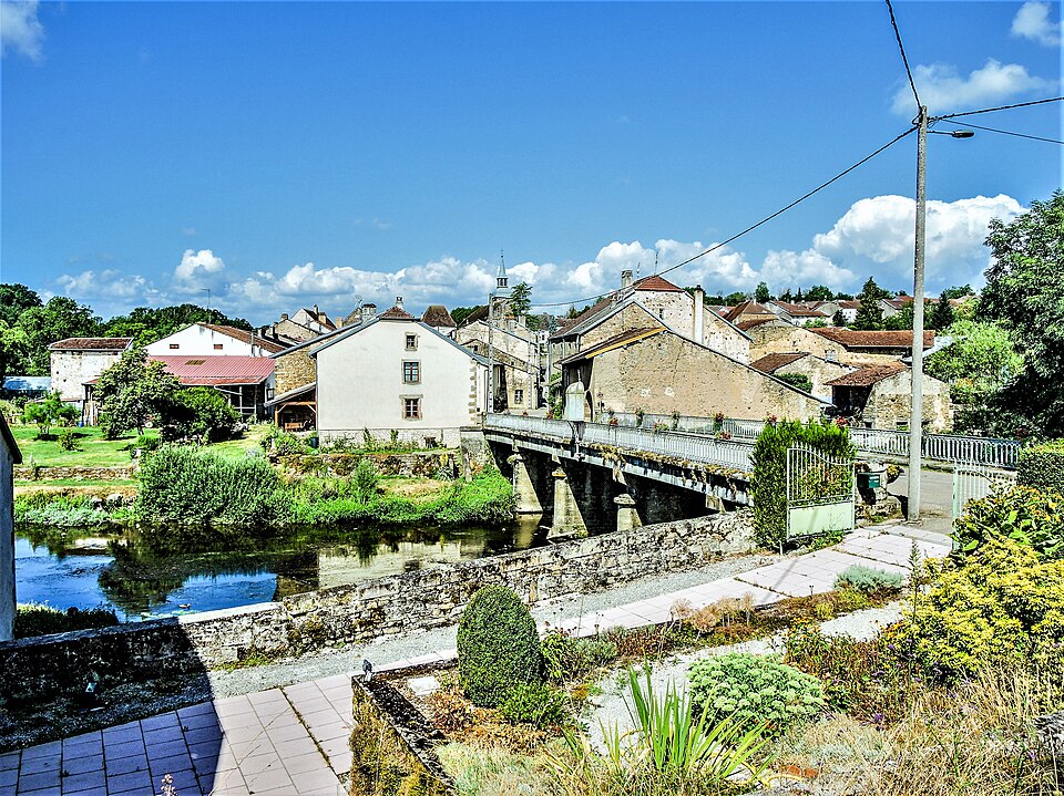 Jonvelle, vu du sentier de l'ancien château