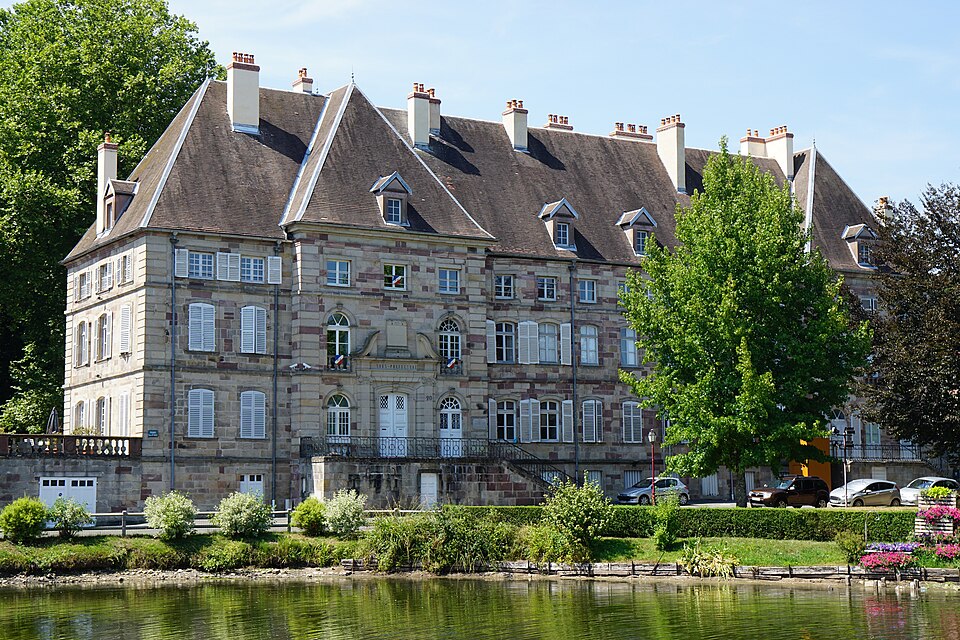 08 — Sous — préfecture de Lure — 02