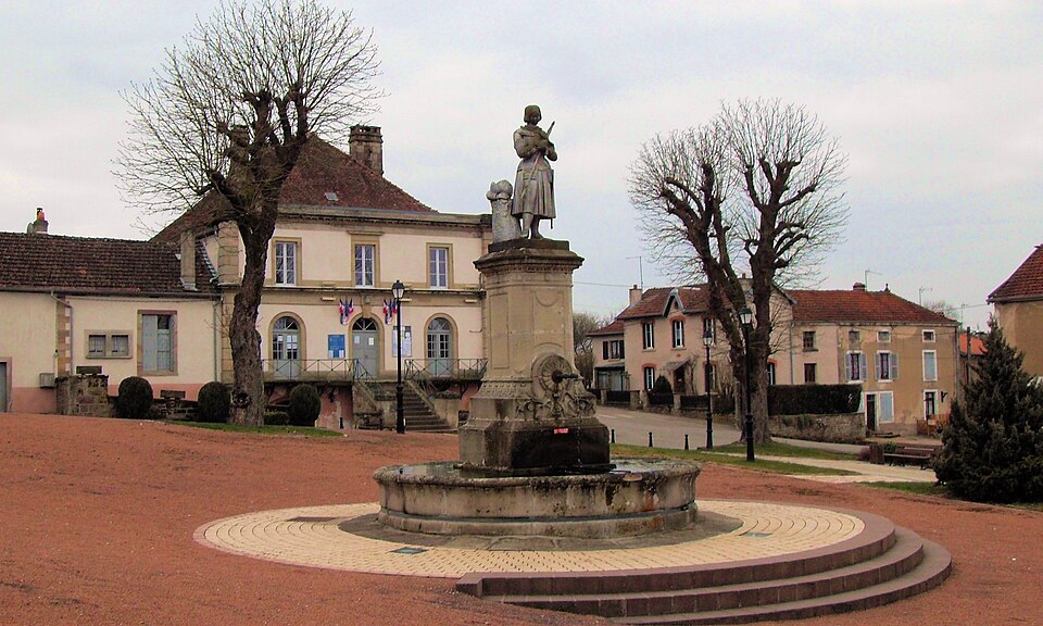 Passavant — la — Rochère, Place Jeanne — d'Arc et Mairie