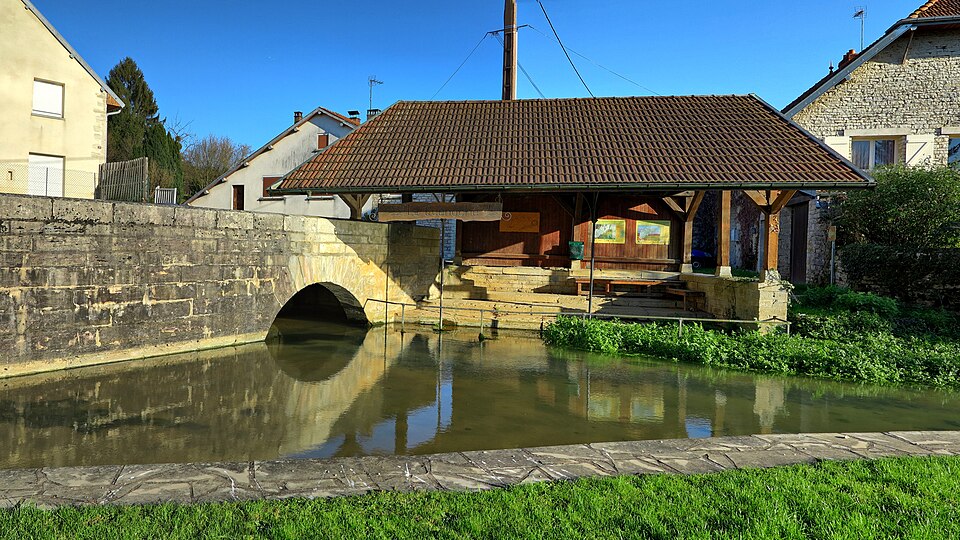 Quenoche, source et lavoir de la Quenoche