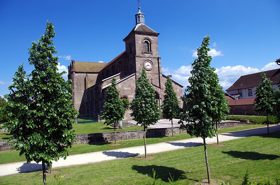 Saint — Sauveur 70 Eglise