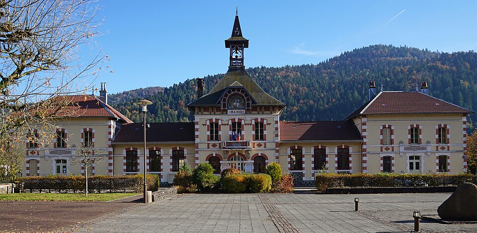 10 — Mairie de Servance — 05