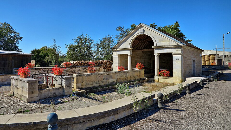 Vaux — le — Moncelot, la fontaine — lavoir